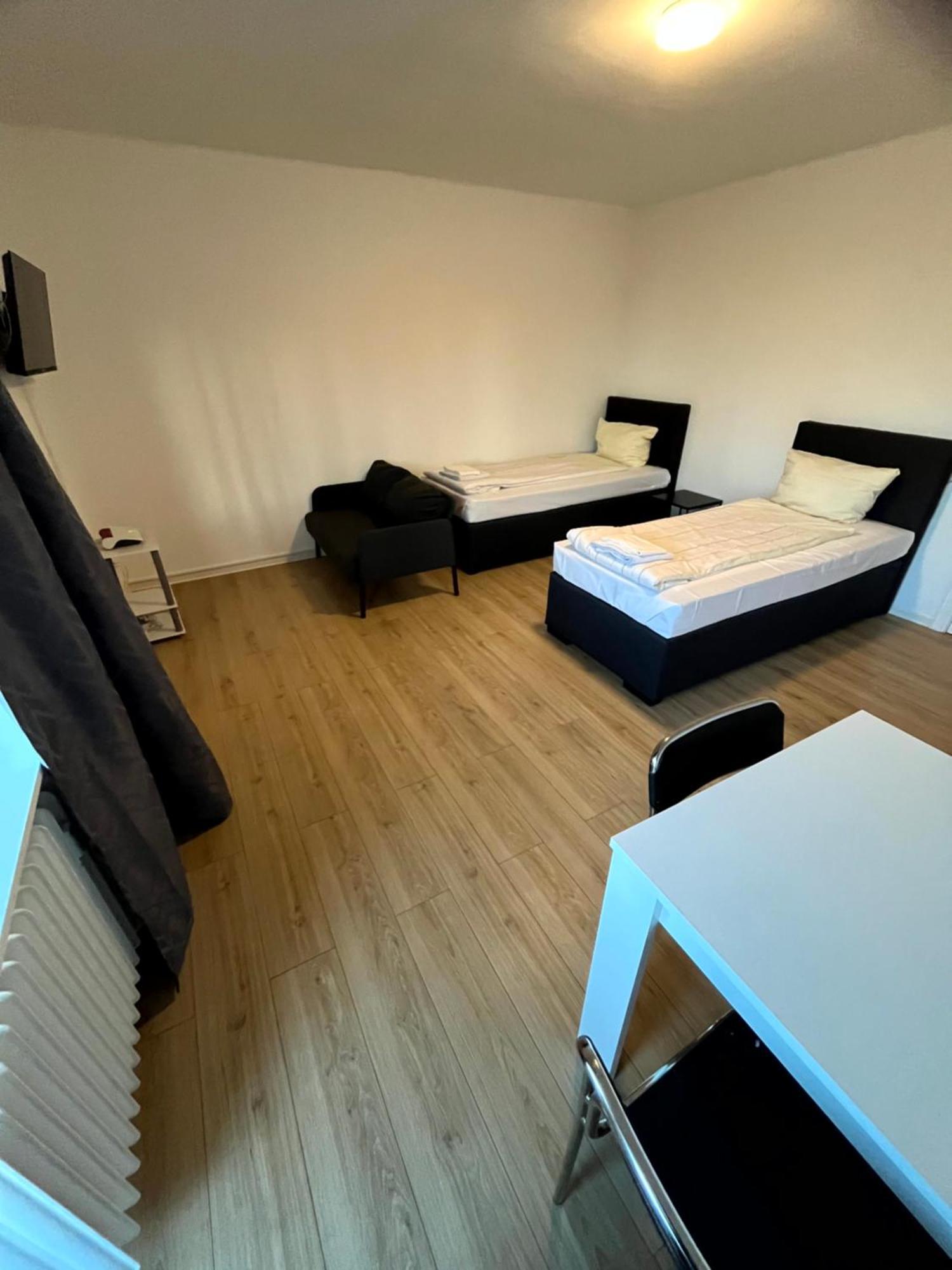 3-Zimmer Monteurwohnung Mit Balkon Neumünster Exterior foto