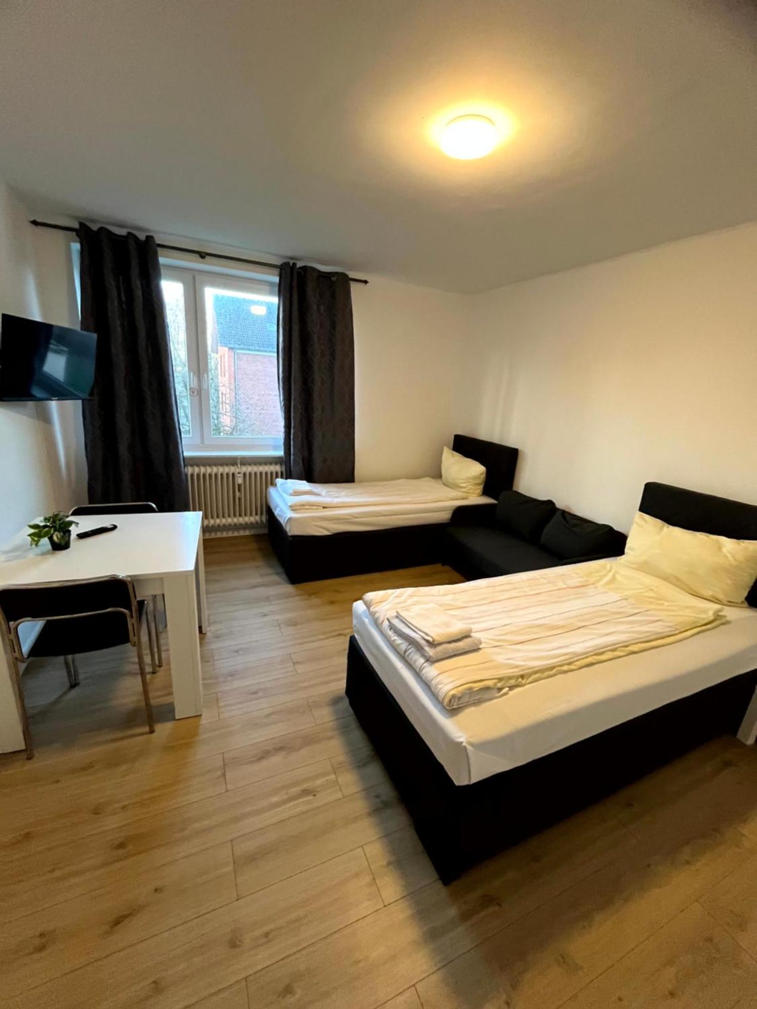 3-Zimmer Monteurwohnung Mit Balkon Neumünster Exterior foto