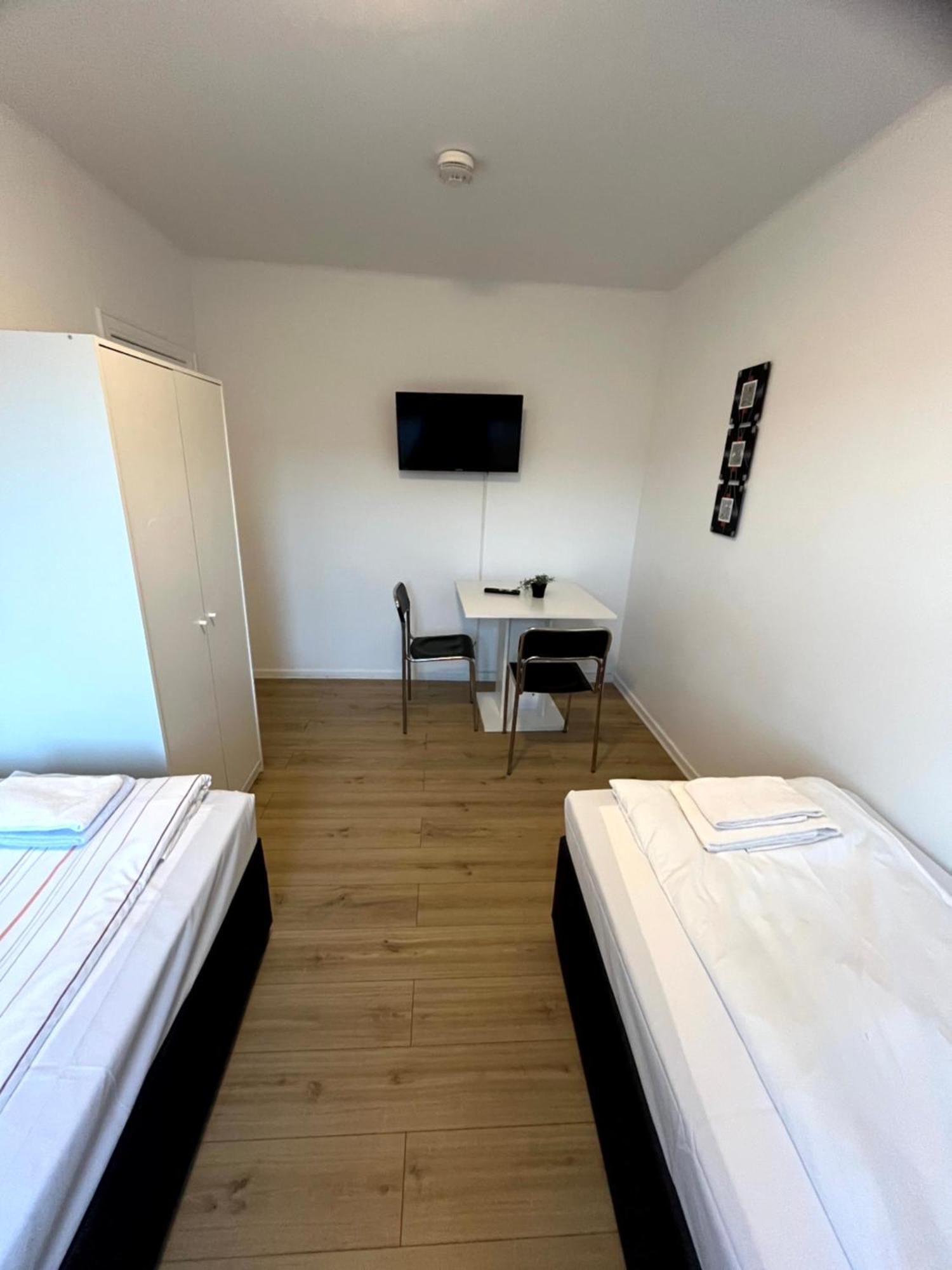 3-Zimmer Monteurwohnung Mit Balkon Neumünster Exterior foto