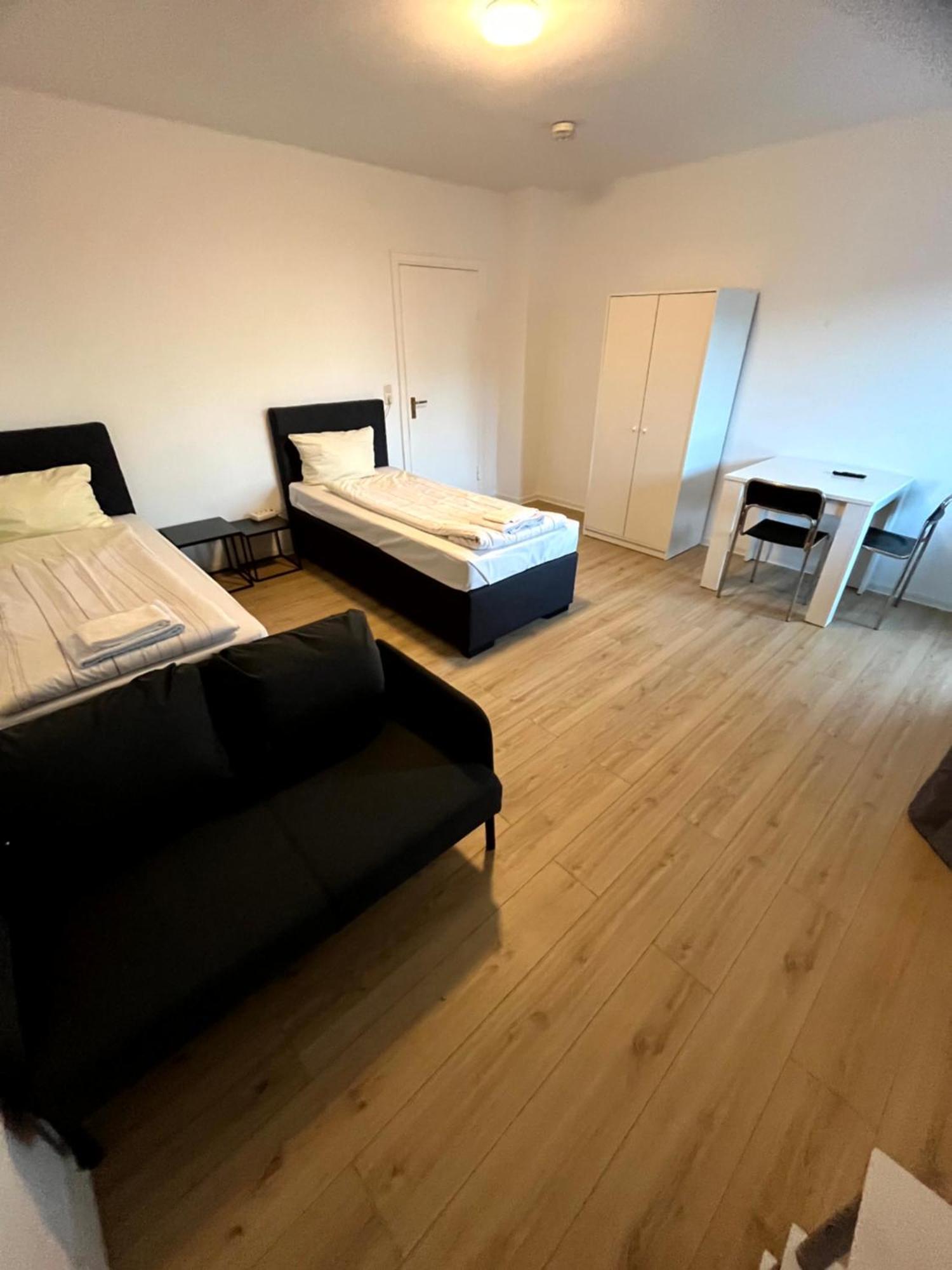 3-Zimmer Monteurwohnung Mit Balkon Neumünster Exterior foto